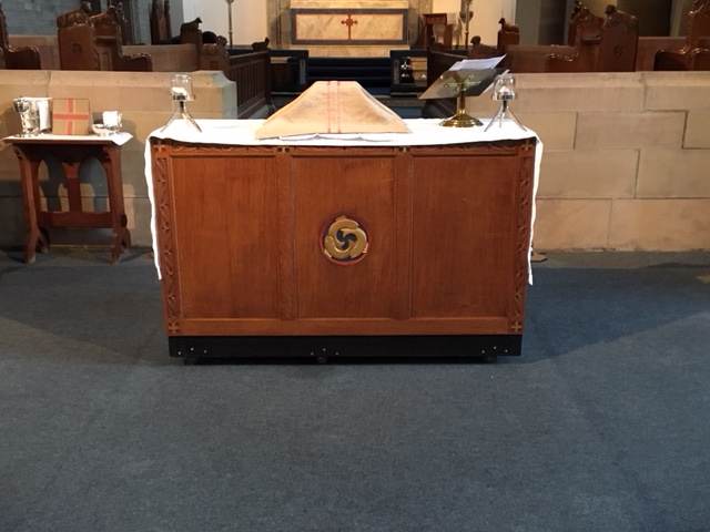 Portable altar in situ