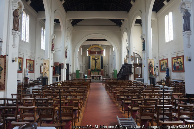 Interior image of 635224 Goldthorpe St John the Evangelist & St Mary Magdelene