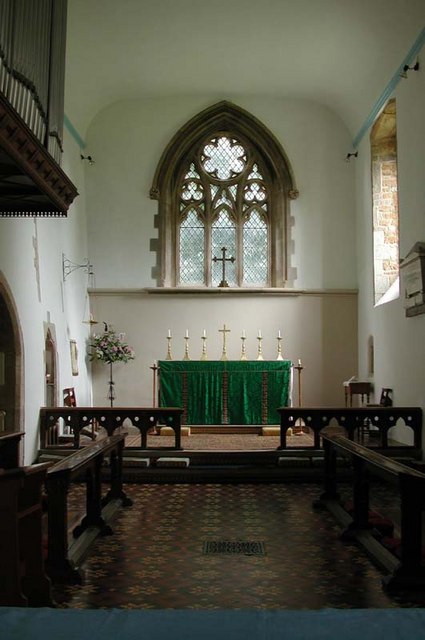 Interior image of 628144 Holy Cross, Pattishall - chancel