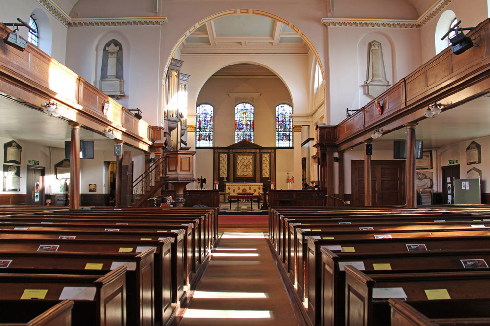 Interior image of 637029 Holy Trinity, Clapham