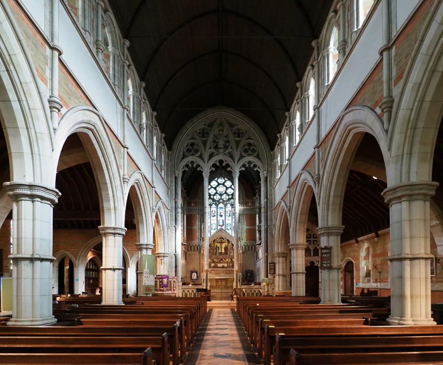 Interior image of 637351  Holy Trinity, Roehampton