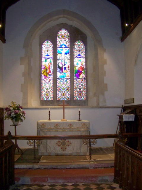 Interior image of 641010 St Simon and St Jude, Bramdean - chancel
