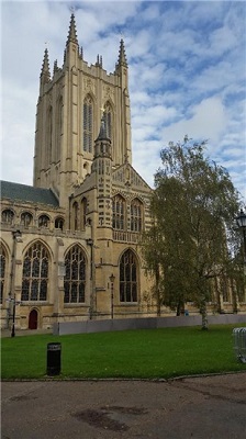 Exterior image of 633001 St Edmundsbury Cathedral