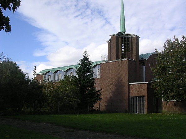 Exterior photograph of 622115 Speke: St Aidan