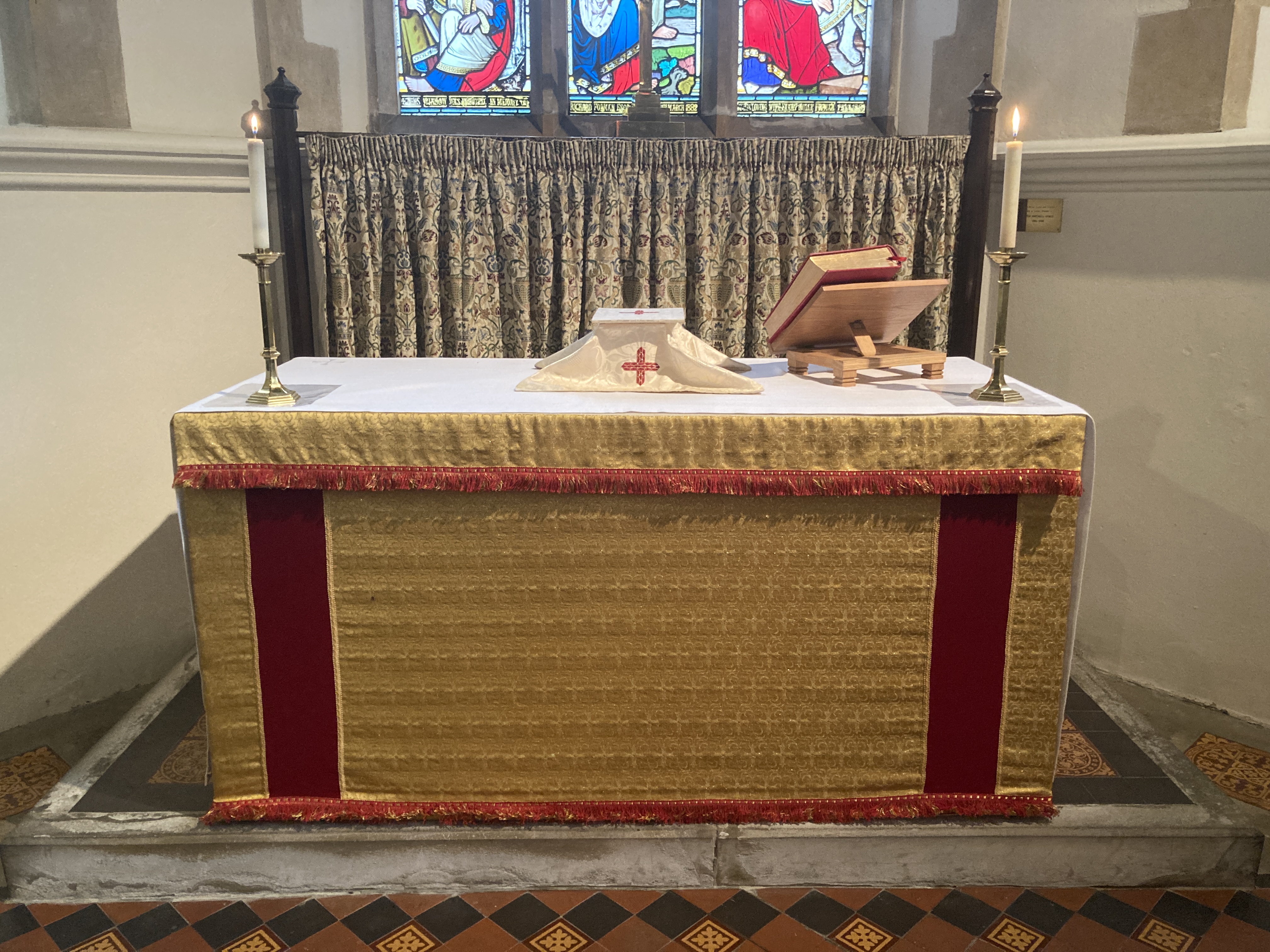 Photo of the altar frontal