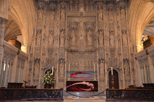 Exterior image of 641001 Winchester Cathedral