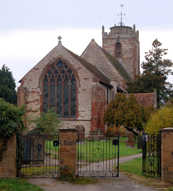 Exterior image of 611226  Holy Trinity, Long Itchington