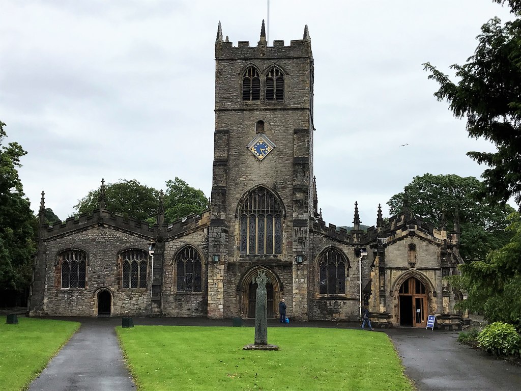Exterior image of 607217 Holy Trinity, Kendal